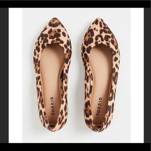 🥿NWT TORRID SUEDE FLATS SIZE 7W🥿
